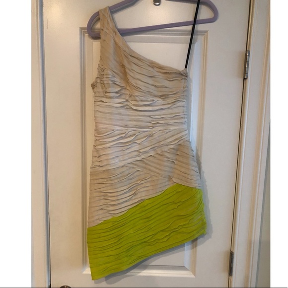 Bebe Dress - Picture 2 of 5